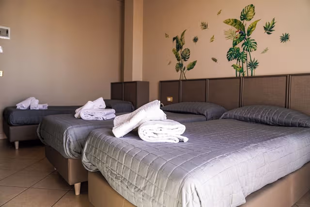Triple Room, Valley View