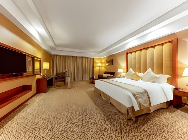 Deluxe Queen Room