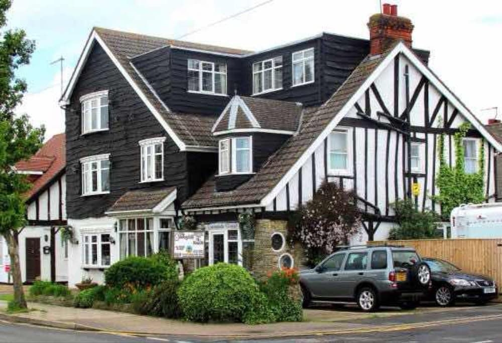 The Sunningdale0