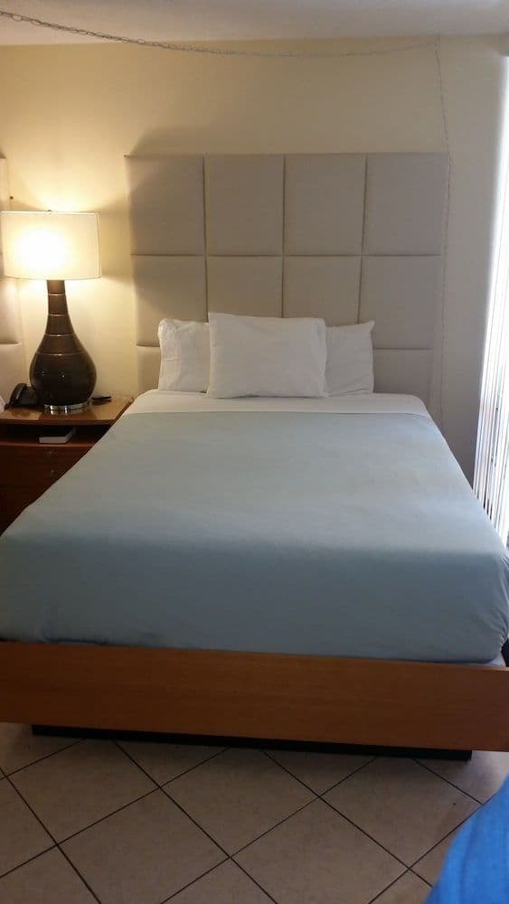ADA Accessible Studio, 2 Queen Beds