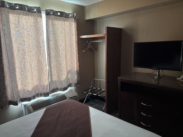 Room, 1 Queen Bed, Non Smoking