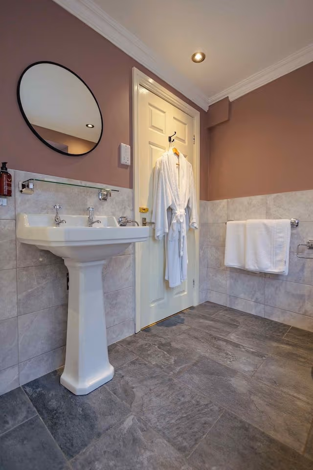 Double Room (The Shirley Suite)