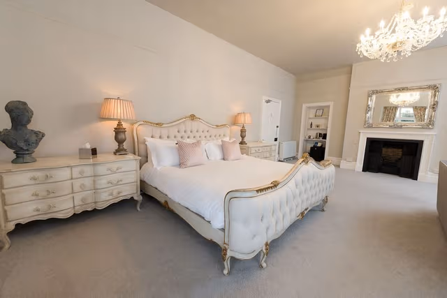Suite (Gainsborough Suite)