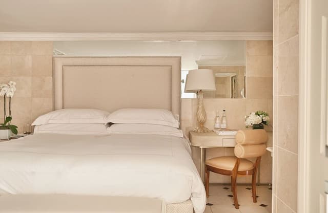 Suite, 2 Bedrooms (99) The Guv'nor's)