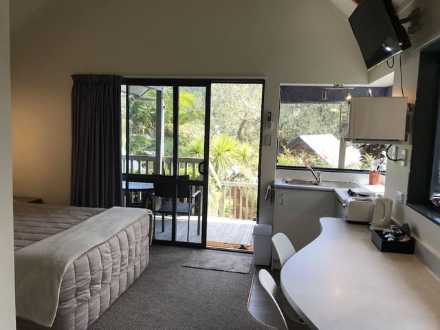 Chalet, Sea View