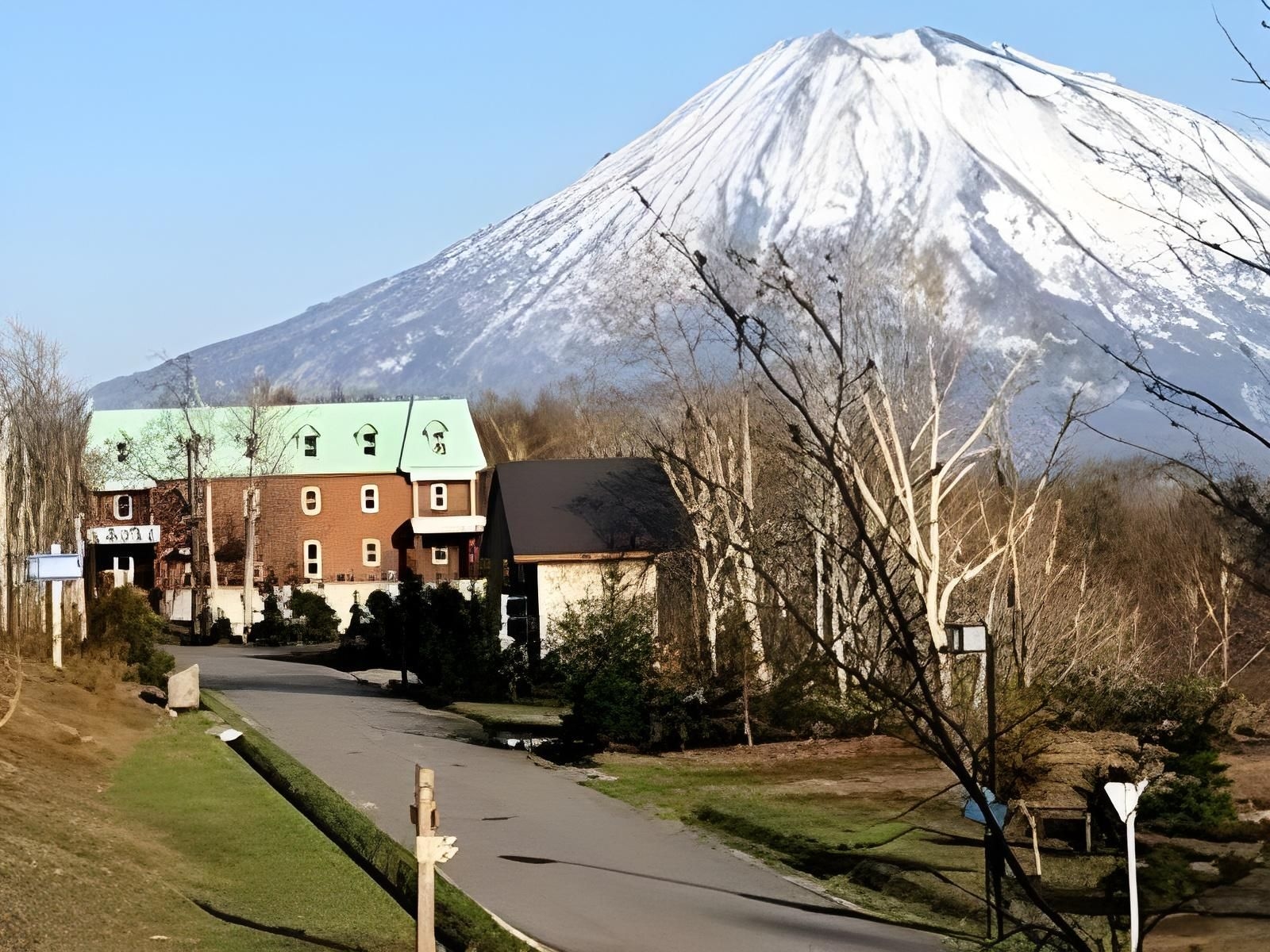 นิเซโกะ ฟรีด้อม อินน์ (Niseko Freedom Inn)1