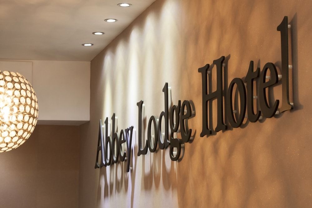 The Abbey Lodge Hotel4