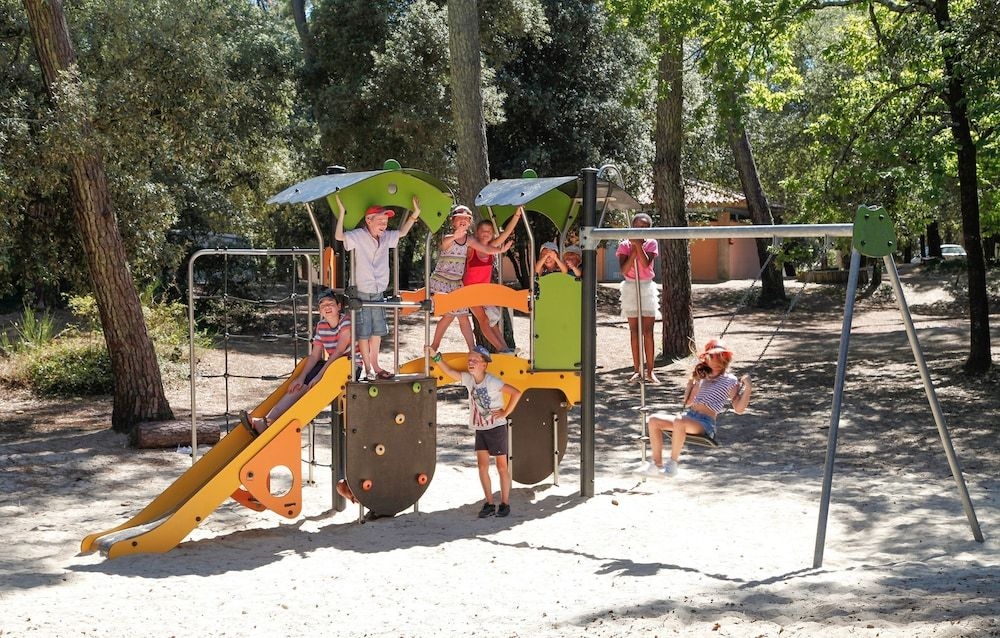 Domaine Residentiel de Plein-Air Monplaisir0
