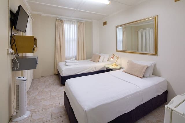 Budget Twin Room, Shared Bathroom