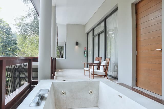 Presidential Pool Villa