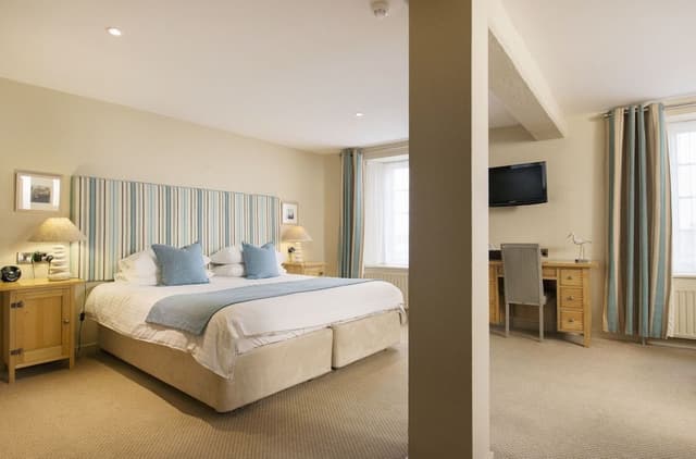 Signature Twin Room