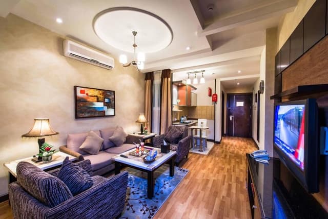 One-Bedroom Suite with Living Room