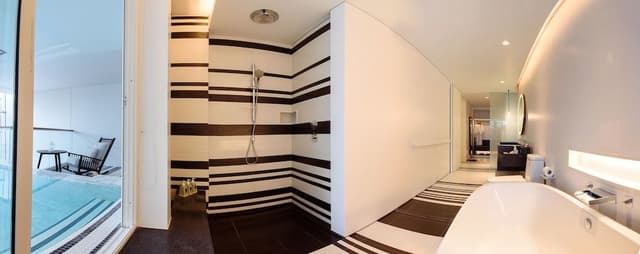 Pool Suite