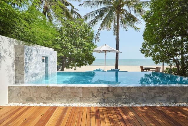 1-Bedroom Beachfront Pool Villa