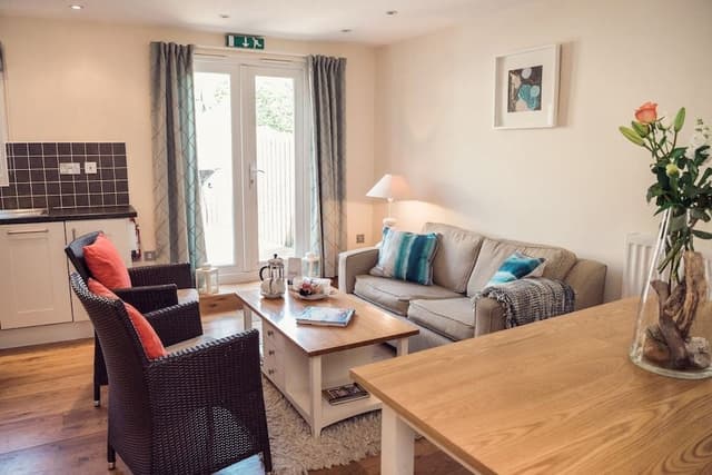 Dukes Cabin One Bedroom Apartment