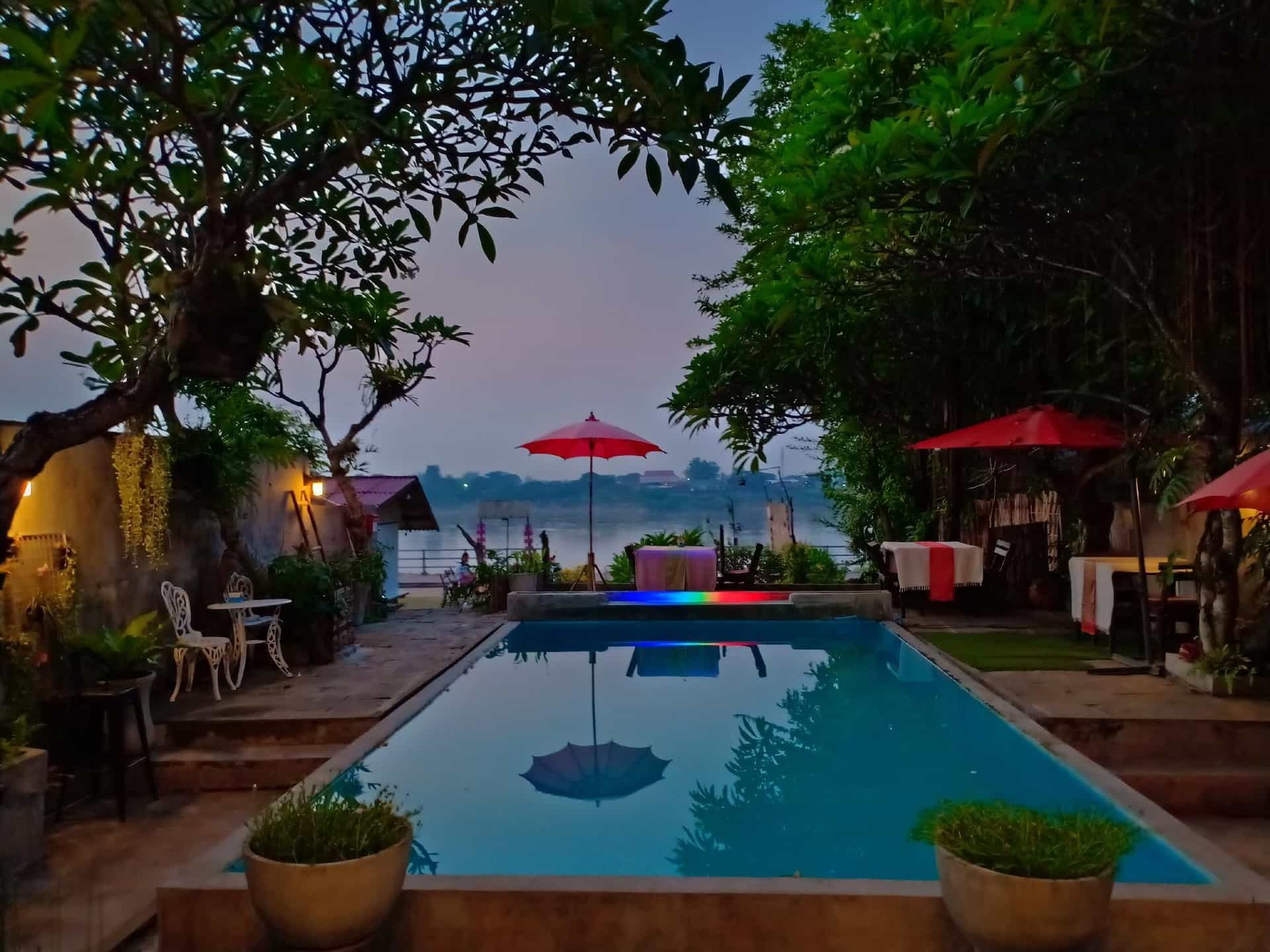 โรงแรมช่อฟ้า แกลเลอรี่ โรงแรมช่อฟ้า แกลเลอรี่