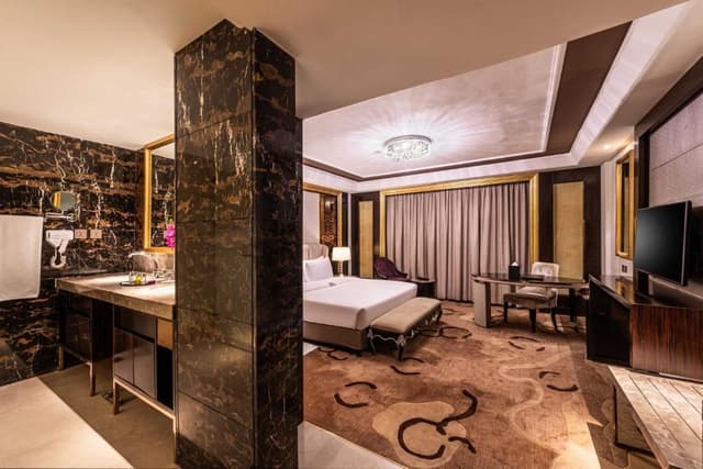 Executive Suite