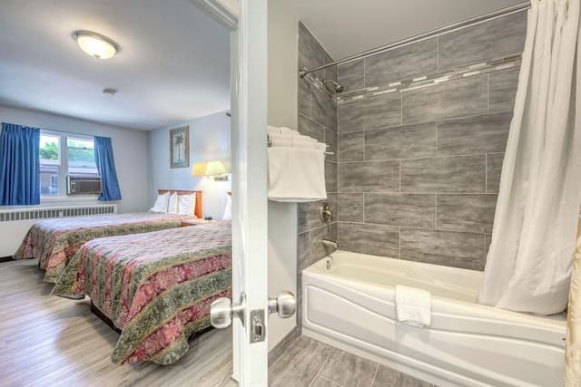 Premium Room, 2 Bedrooms, Non Smoking, Bathtub