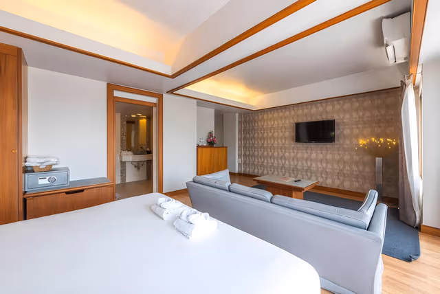 Honeymoon Room