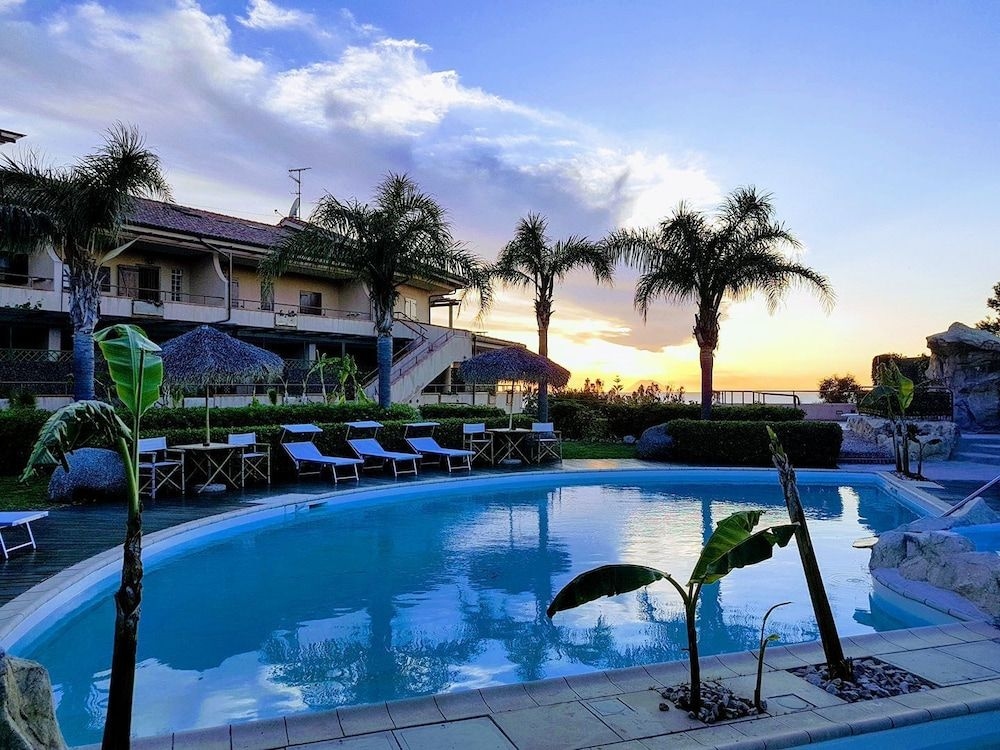 L' Arcobaleno Resort1