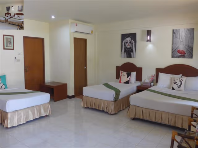 Premium Quadruple Studio (1 Double bed and 2 single beds)