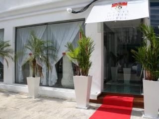 Santi White Hotel1