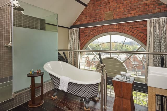 Bridge View Suite