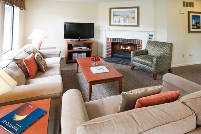 Room (2 Bedroom 2 Bath)