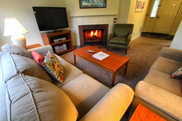 Room (2 Bedroom 2 Bath)