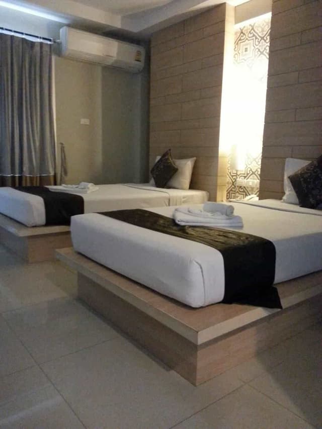 Deluxe Twin Bed Room