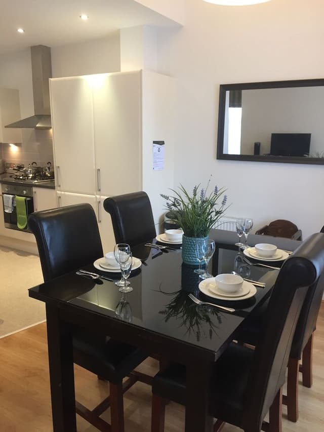Executive Apartment, 2 Bedrooms, City View ( 2-7 High Street)