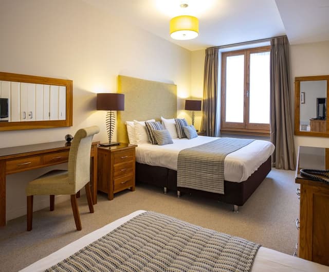 Executive Apartment, 2 Bedrooms, City View ( 2-7 High Street)