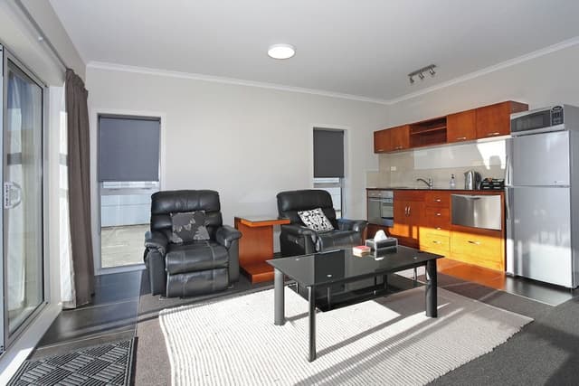 Standard Suite, 1 Bedroom, Non Smoking, Kitchenette (Executive Apartment)