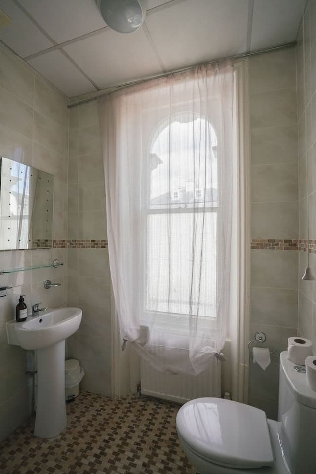 Standard Single Room, Ensuite, City View (Comfort Single)