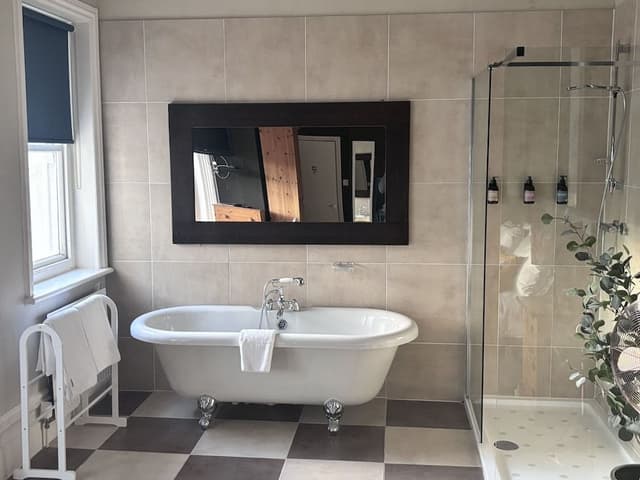 Luxury Suite, Ensuite, City View (Luxury Suite)
