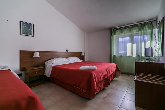 Triple Room, Multiple Beds