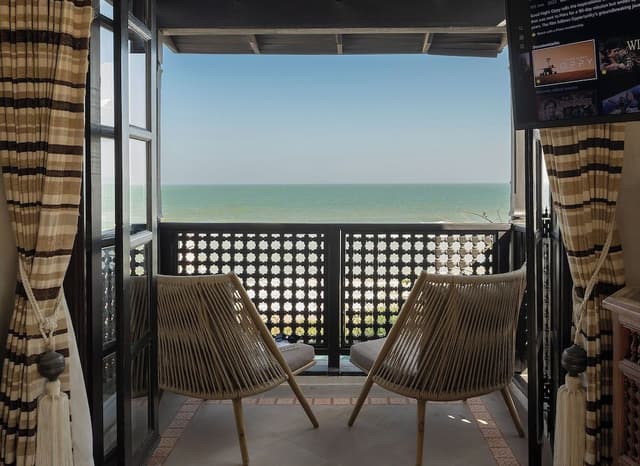 Deluxe Panoramic Seaview