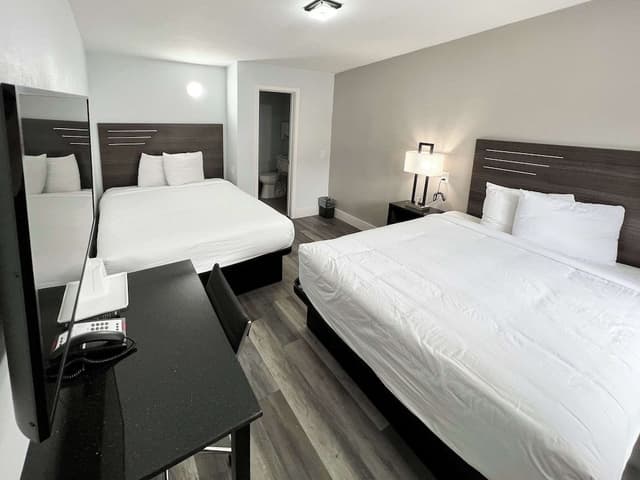 Deluxe Room, 2 Queen Beds, Non Smoking, Refrigerator & Microwave