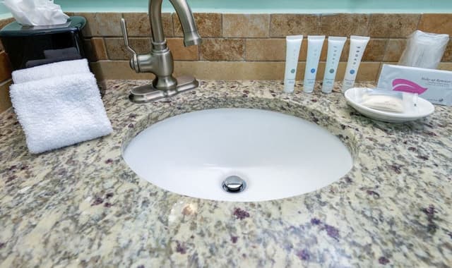 Three Bedroom Suite 2 Double Beds and 1 King