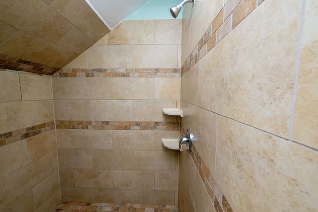 Three Bedroom Suite 2 Double Beds and 1 King