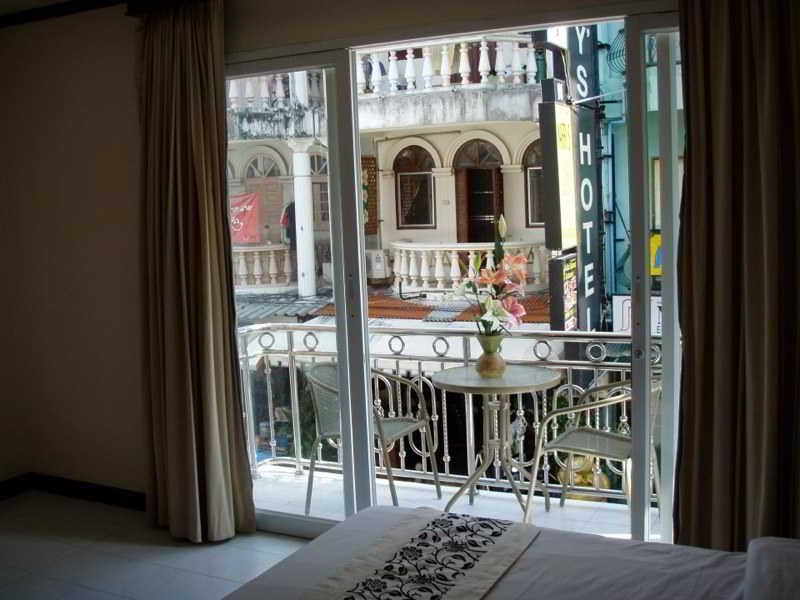 เดอะ แกรนด์ ออร์คิด อินน์ (The Grand Orchid Inn)2