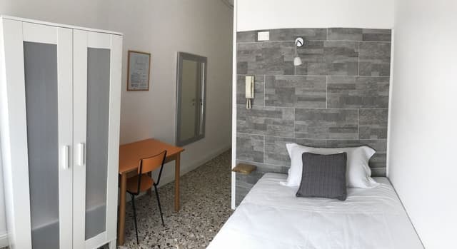 Economy Room, Private Bathroom