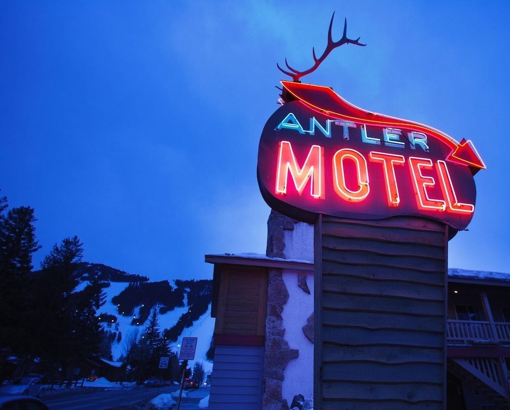Antler Inn2