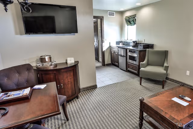 Luxury Suite, Multiple Beds, Non Smoking, Kitchenette
