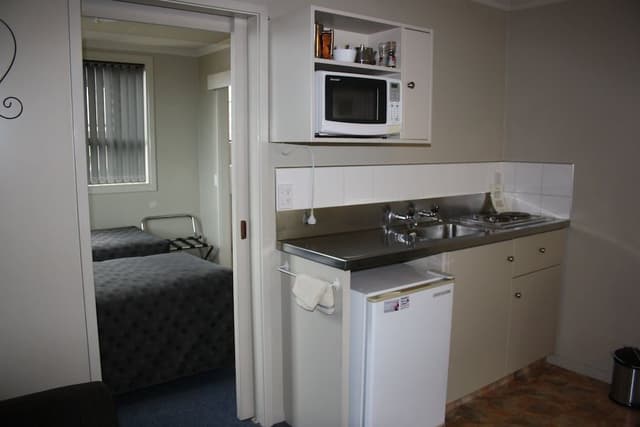 Standard Suite, 1 Bedroom, Non Smoking, Kitchenette (Unit - Option B)