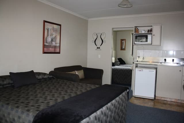 Standard Suite, 1 Bedroom, Non Smoking, Kitchenette (Unit - Option B)