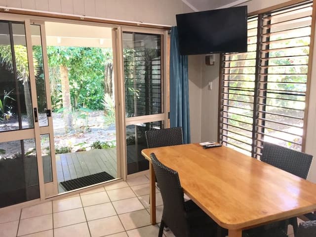 Self Contained Bungalow Rainforest View