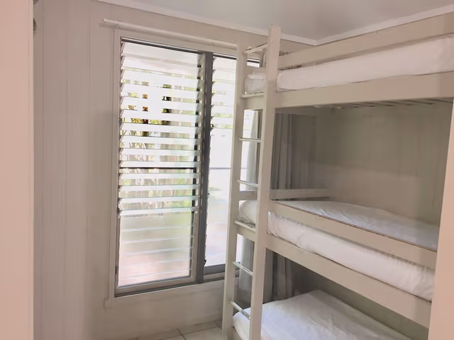 Self Contained Bungalow Rainforest View