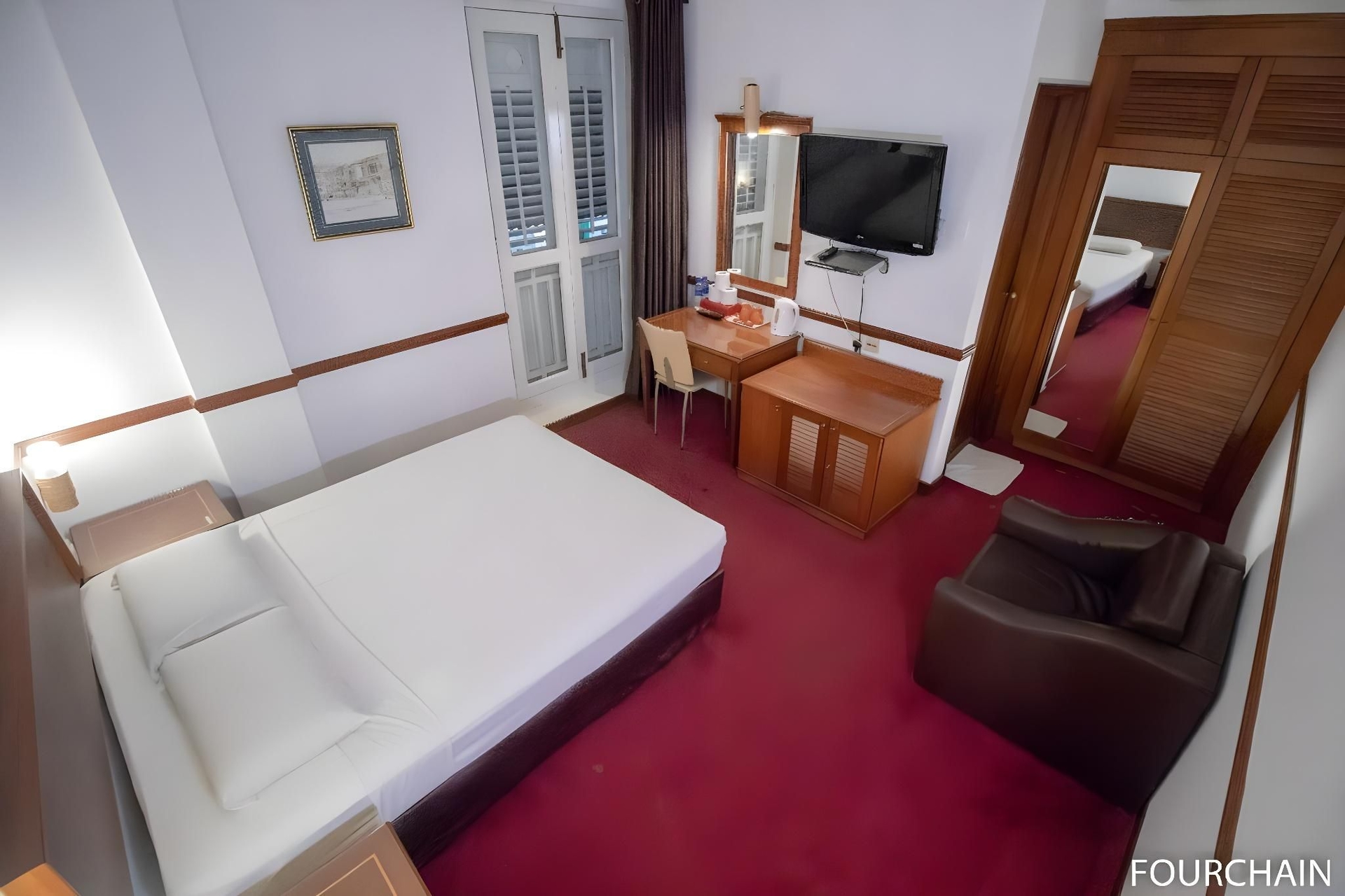 โรงแรมโฟร์วเชนวิว (Four Chain View Hotel)2