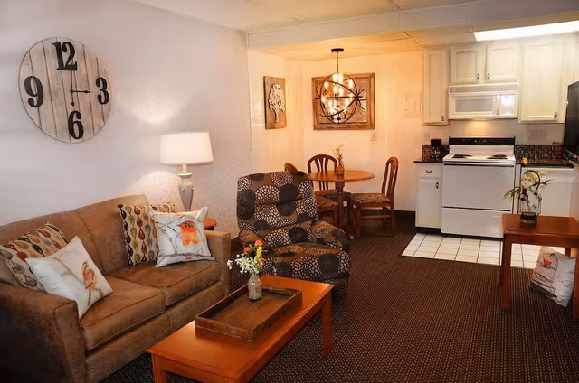 Room, Smoking (Extended Stay- Queen Bed-Murphy Bed)